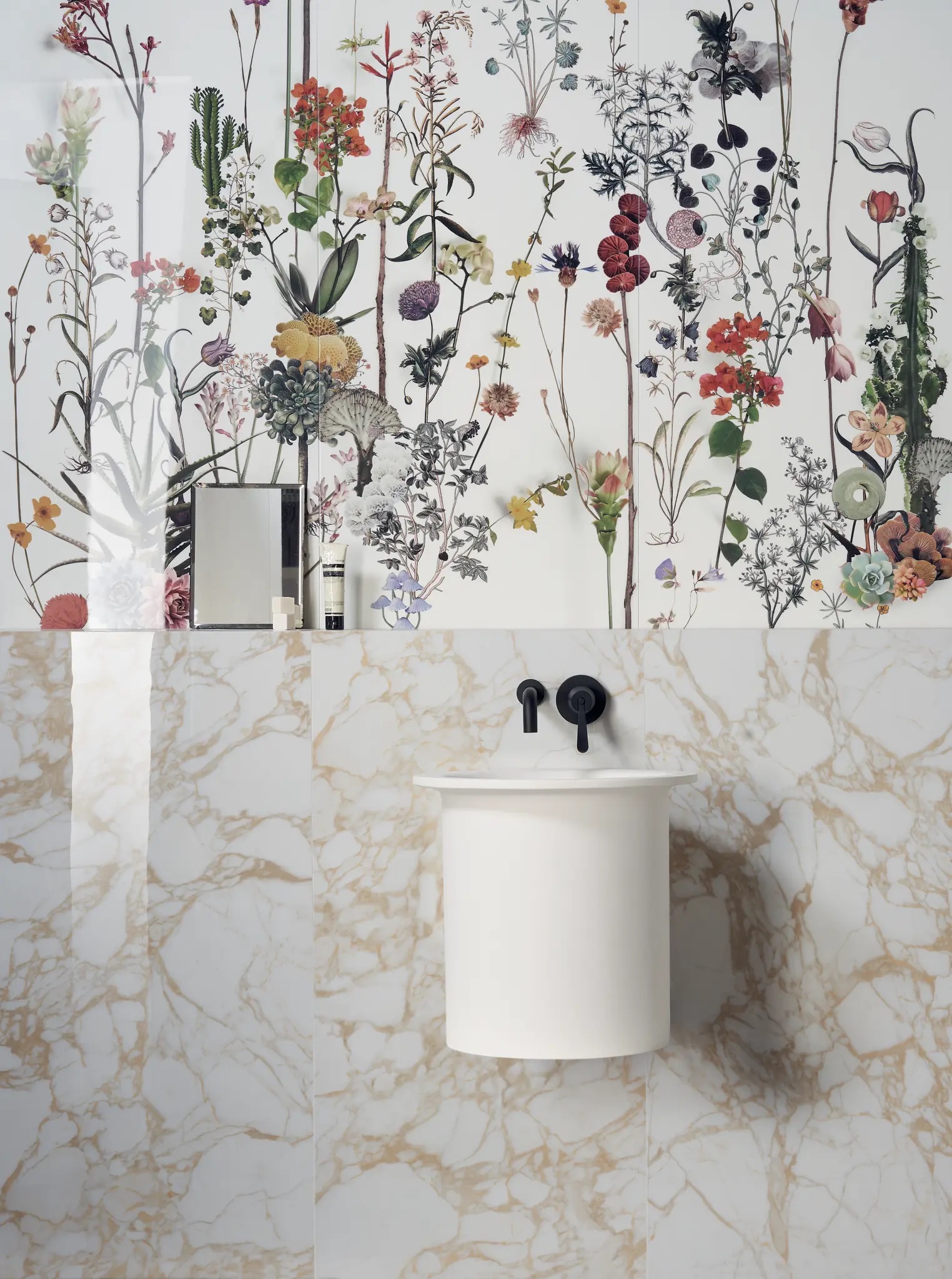 Mix & match: combinare diversi rivestimenti nel bagno